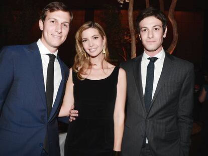 Jared Kushner, Ivanka Trump y Joshua Kushner, en un acto en Nueva York en marzo de 2013.