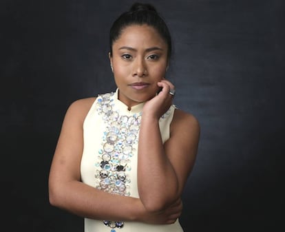 Yalitza Aparicio, protagonista de 'Roma', durante almoço dos indicados aos Oscar, em Los Angeles.