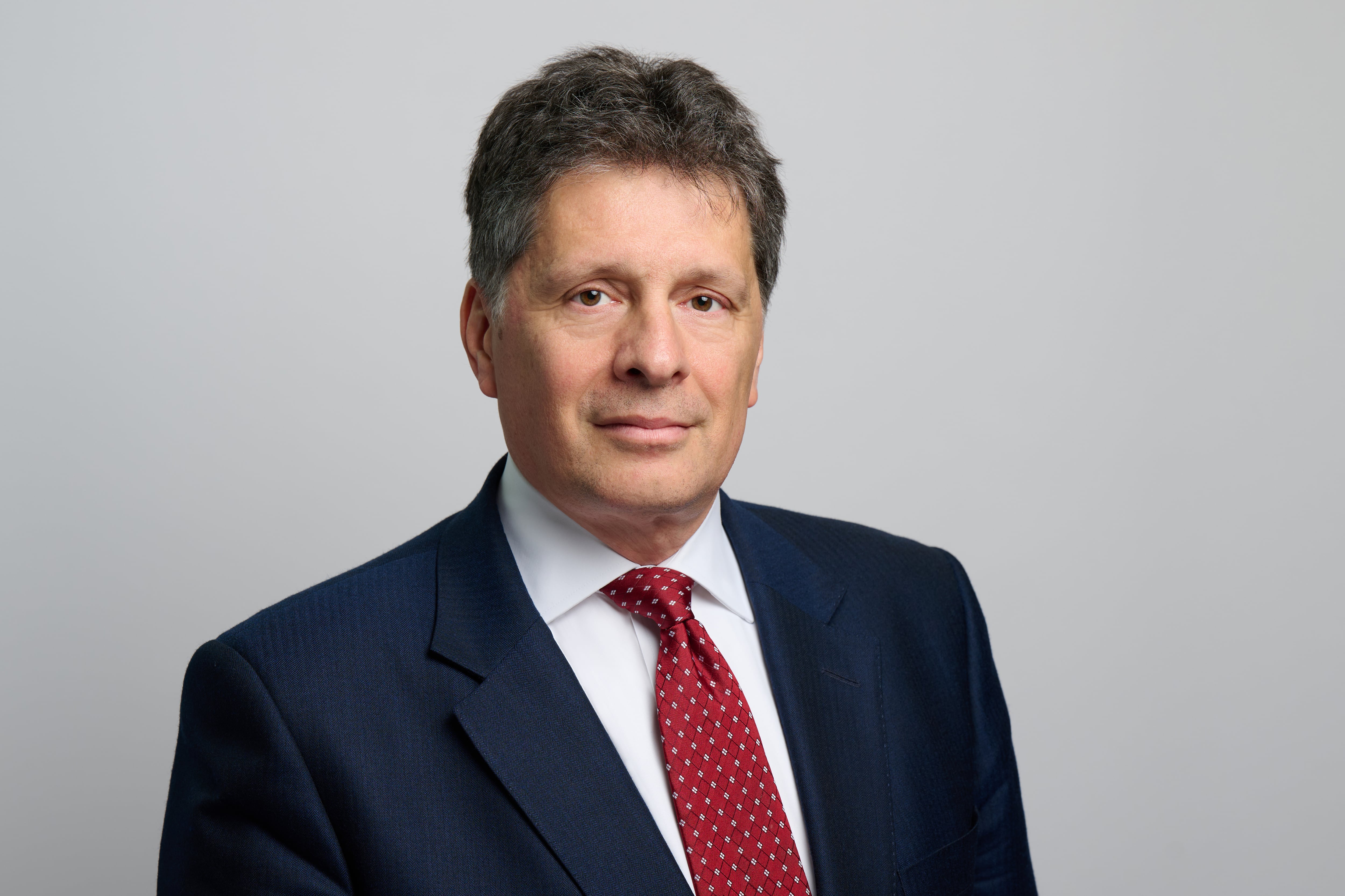 La banca europea reclama a Fráncfort y Bruselas una “reducción significativa” de la carga de capital