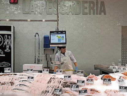 Pescadería en un supermercado Sánchez Romero en Madrid.
