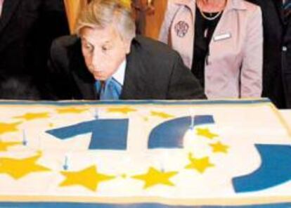 Trichet celebra el décimo aniversario del BCE a salvo de Sarkozy y Berlusconi