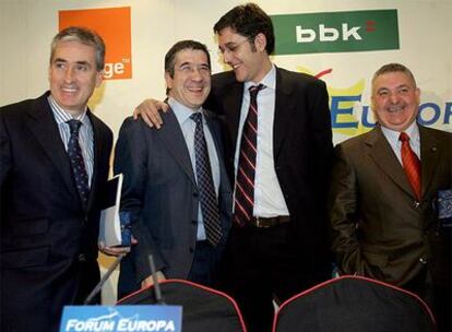 Ramón Jáuregui, Patxi López, Eduardo Madina y Miguel Buen, tras el acto de presentación de los cabezas de lista al Congreso en las provincias vascas.