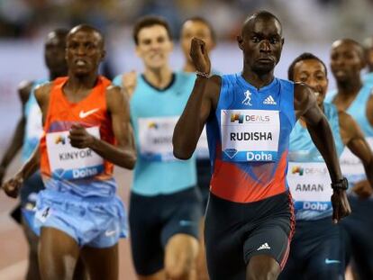 Rudisha lidera la prueba de 800m en Doha.