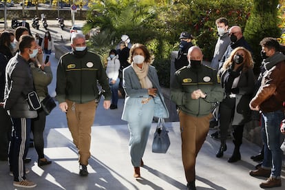 Ana Botella llega este miércoles a la Audiencia Provincial de Madrid a declarar como testigo en el juicio de la venta de viviendas sociales a un fondo inmobiliario.
