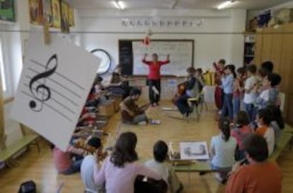 Clase de m&uacute;sica en el Colegio P&uacute;blico de educaci&oacute;n infantil y primaria N-5 de La Navata (Galapagar)