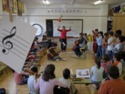 Clase de m&uacute;sica en el Colegio P&uacute;blico de educaci&oacute;n infantil y primaria N-5 de La Navata (Galapagar)