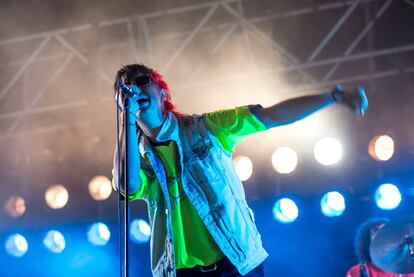 Julian Casablancas, cantante de The Strokes, actuando en la edición de Primavera Sound de 2015.