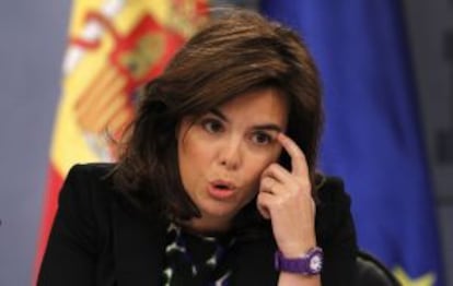 La vicepresidenta del Gobierno, Soraya Sáenz de Santamaría, tras el Consejo de Ministros.