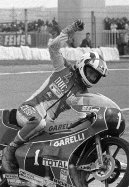 Ángel Nieto, en el circuito del Jarama en 1984.