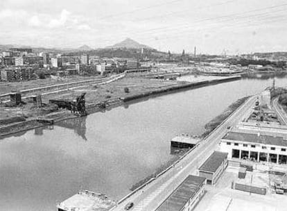 La ría del Nervión es una de las principales zonas de actuación del PTP del Bilbao Metropolitano.