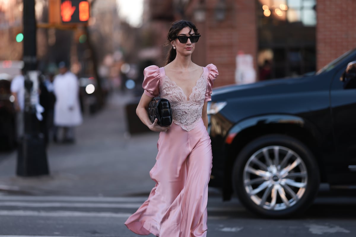 Diez vestidos de invitada que podrás volver a ponerte | Moda | S Moda | EL  PAÍS, image size:1200x800