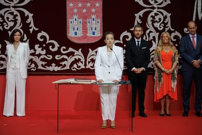 La consejera de Sanidad, Fátima Matute, durante la toma de posesión del Consejo de Gobierno de Madrid en la XIII legislatura, en la Real Casa de Correos el pasado 26 de junio.