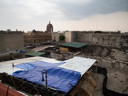 Vista del techo que cubría la " Casa de las Águilas ", edificio que forma parte del conjunto del Templo Mayor.