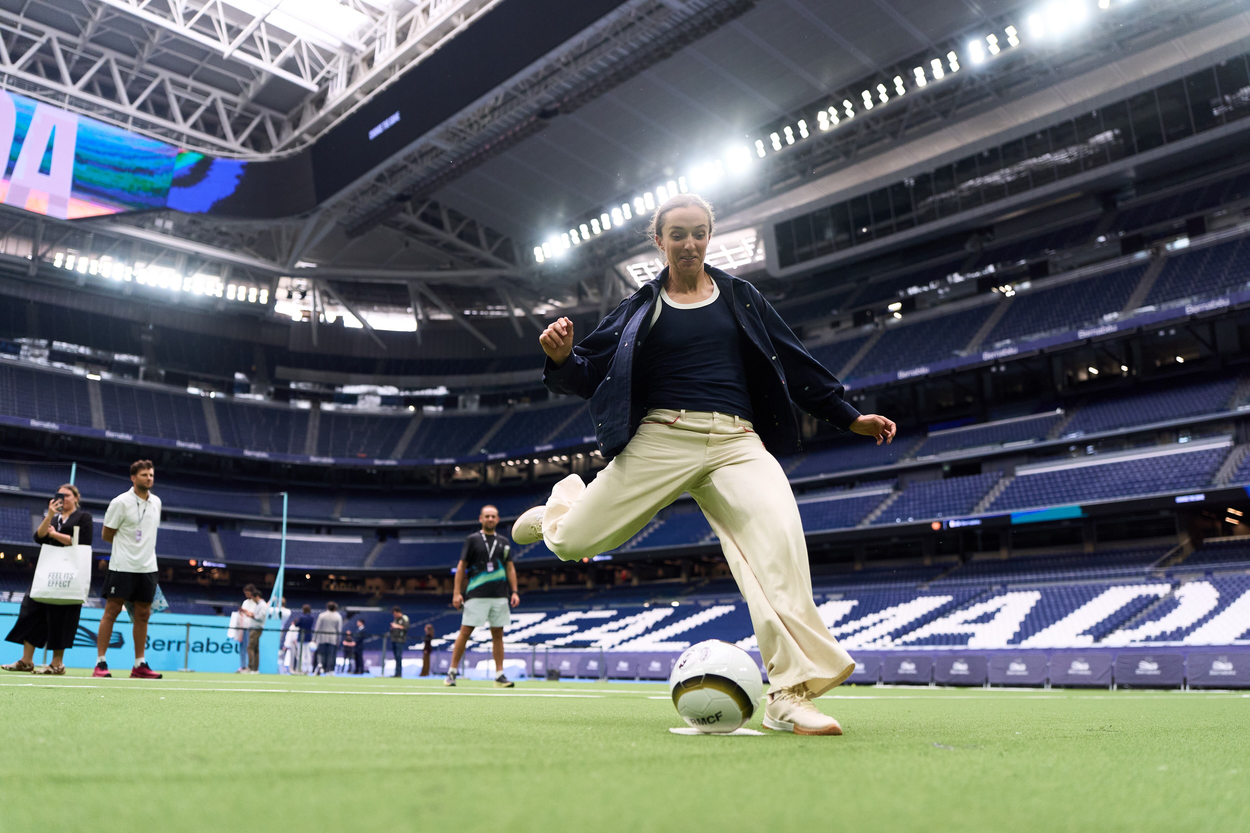 Swiatek lanza un penalti en el Bernabéu.
