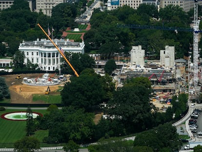El Tribunal Supremo permite que Trump continúe, por ahora, con la construcción del salón de baile en la Casa Blanca