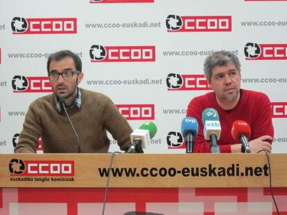 Óscar Arenas y Unai Sordo durante su comparecencia en la sede de CC OO en Bilbao.