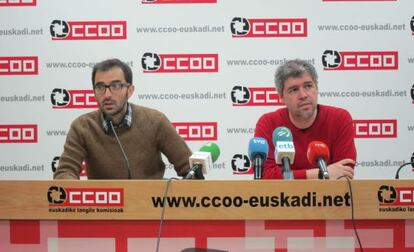 Óscar Arenas y Unai Sordo durante su comparecencia en la sede de CC OO en Bilbao.