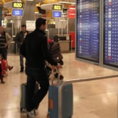 'Tranquilidad' en el primer día de huelga tras cancelar Iberia 91 vuelos de 286