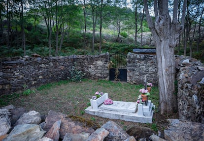 El cementerio de Teresa, en Bausen.