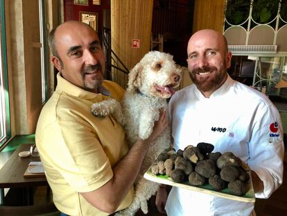 JAVIER TRUFERO, LA PERRITA RECOLECTORA SIRA Y EL CHEF HUGO MUÑOZ / CAPEL