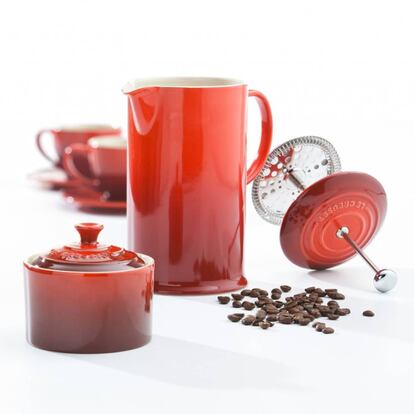 Una cafetera de prensa francesa de una marca francesa.