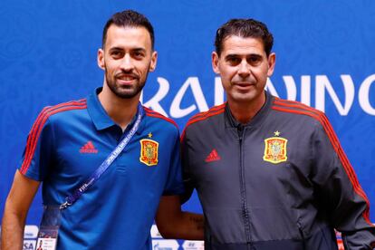 Busquets y Hierro durante la conferencia en Kaliningrado.