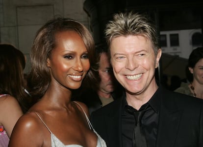 David Bowie y la modelo Iman.