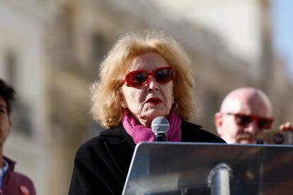 Uno de los últimos actos políticos de Marisa Paredes: el 30 de noviembre en la concentración propalestina contra la guerra en la Puerta del Sol convocada por "pararlaguerra.es" bajo el lema "Por la paz. Alto el fuego, ¡ya! Ni terrorismo ni genocidio".