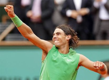 Nadal celebra el truinfo ante Djokovic en Roland Garros