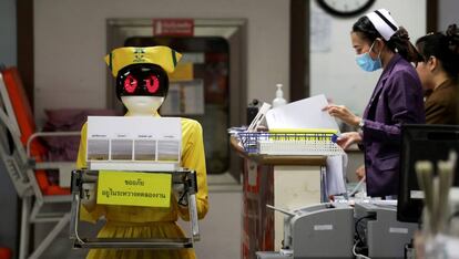 Documentos em um hospital de Bangkok.