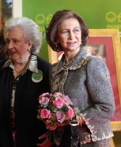 Doña Sofía y la infanta Pilar de Borbón, en Madrid en 2010.