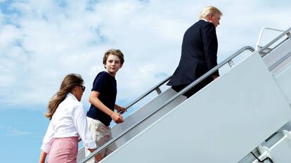 Donald Trump y Melania Trump con su hijo Barron