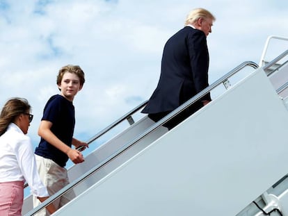 Donald Trump y Melania Trump con su hijo Barron