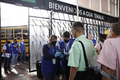 Arribo de los presos políticos a Ciudad de Guatemala.