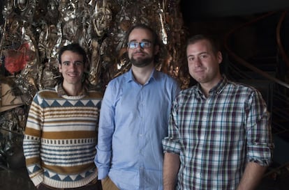 Antonio Escudero, Mikel Díaz de Otazu y Miguel Vercher en Taipéi.