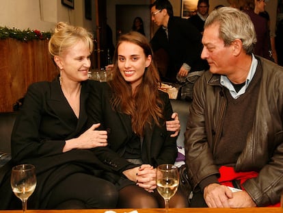 Hustvedt y Auster, en 2009, junto a su hija, la cantante Sophie Auster.