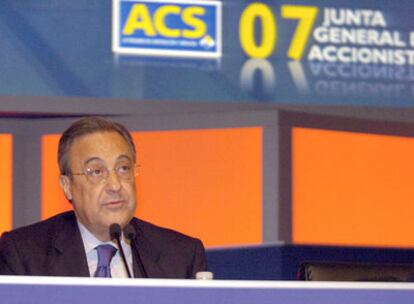 El presidente de ACS, Florentino Pérez, durante su intervención en la Junta General Ordinaria de Accionistas del grupo constructor y de servicios, celebrada hoy en Madrid.