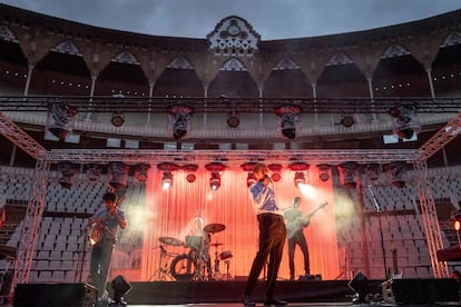 Primer concierto en directo de Manel en la Monumental de Barcelona, en tiempos de pandemia.