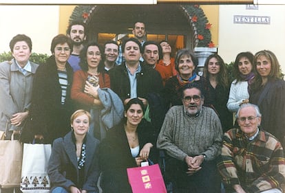 El equipo de Proteo en los años 90. Francisco Puche está agachado, el primero por la derecha.