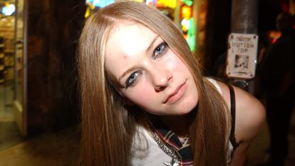 Avril Lavigne, fotografiada en 2002, cuando tenía 18 años y publicó su primer trabajo, 'Let Go'.