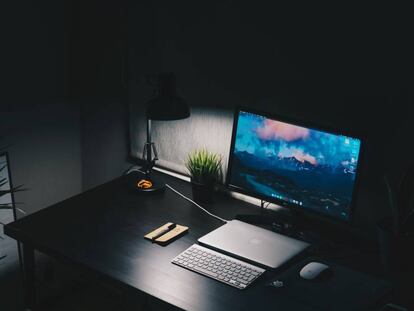 La libertad y la voz de las niñas en Internet está bajo amenaza