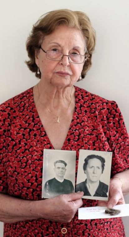 Josefa Celda, con recuerdos de sus padres.