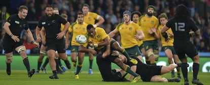 Tevita Kuridrani é barrado durante o final.