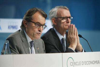 Artur Mas (i) junto al presidente del Círculo de Economía, Antón Costas.