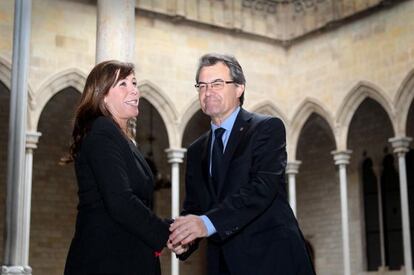 Artur Mas y Alicia Sánchez-Camacho esta mañana en el Palau de la Generalitat.