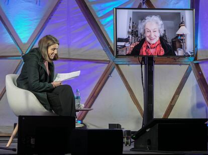 Margaret Atwood durante su participación, vía streaming, en la primera jornada de la Bienal del Pensamiento de Barcelona.