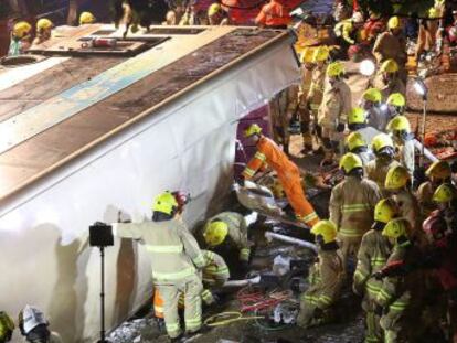 El vehículo ha sufrido el accidente, que ha dejado también 40 heridos, tras salirse de la carretera