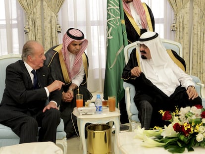 Juan Carlos I, durante un viaje en 2012, con el rey de Arabia Saudí, Abdalá bin Abdelaziz.