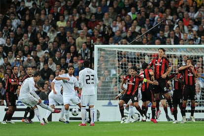 El delantero portugués logró el primer gol del encuentro gracias a un disparo de falta. La barrera del Milan se abrió y el esférico se coló en la portería de un desconcertado Amelia.