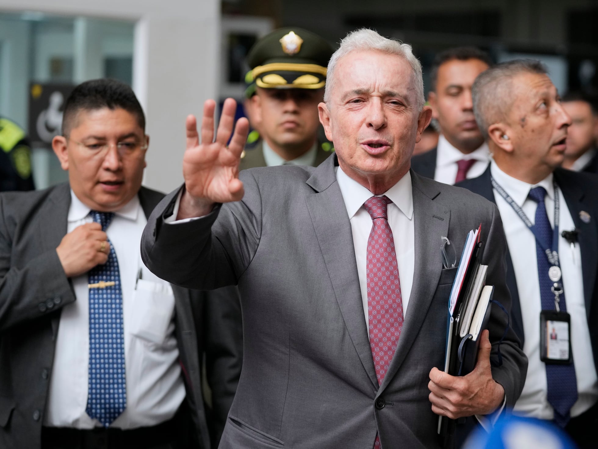 El Tribunal Superior de Bogotá suspende el juicio contra el expresidente Álvaro Uribe | EL PAÍS América Colombia